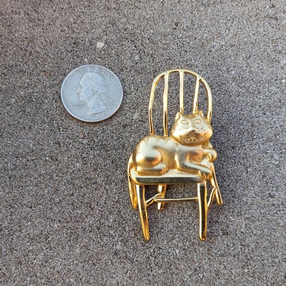 Jonette Jewelry "JJ" BROOCH Gold Cheshire Cat in Chair - Picture 5 of 14